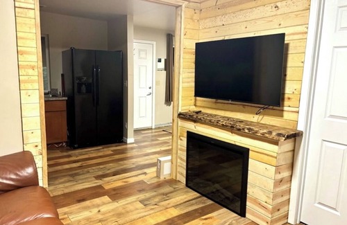 Echo Lake Cabin | Cozy Mountain Retreat, 9 Min to Sierra Slopes, Sleeps 6