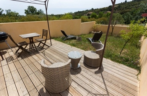 Berlou House | Cozy nest on property crossed by a beautiful stream, beautiful view, facing south
