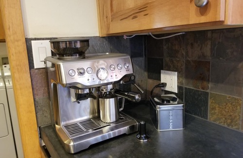 Al Tahoe Cabin | Cozy pet friendly cabin avail for December. Central location near ski resorts