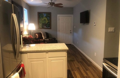 Willshire Terrace Cottage | Cozy, Pet friendly 1- bedroom cottage
