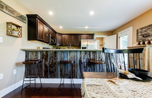 Swannanoa House | Cozy Pet Friendly Summer Retreat, Mountain View Fire Pit Good Location near AVL
