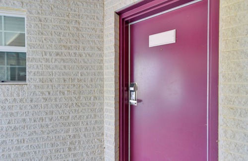 Pigeon Condo | Cozy Pigeon Getaway, Close to Public Beaches!