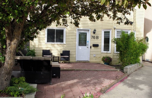 Southeast Calgary House | Cozy Place to Work and Unwind Sleeps 7