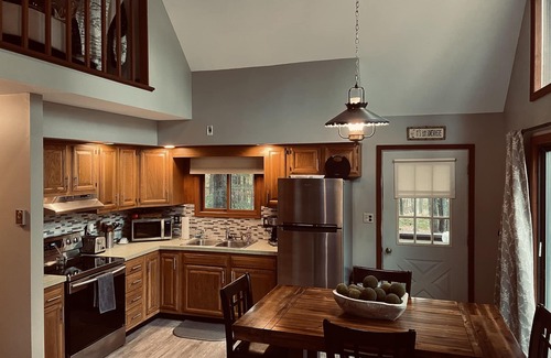 Hamlin House | Cozy Pocono Chalet in Gated Community