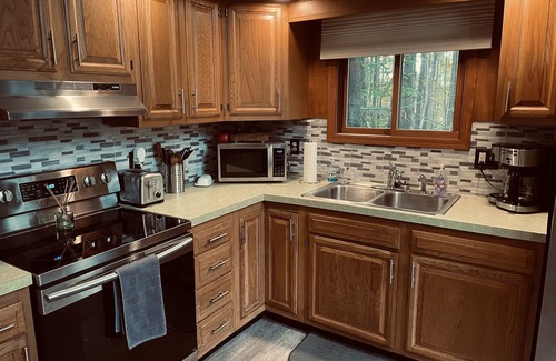 Hamlin House | Cozy Pocono Chalet in Gated Community