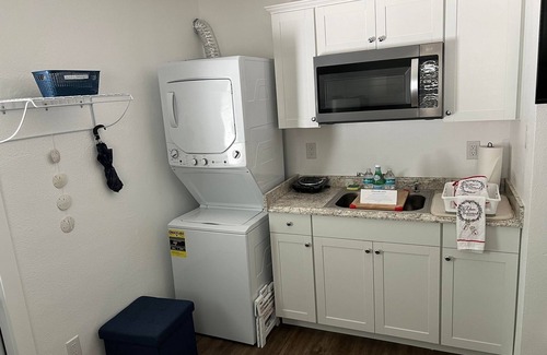 Seminole House | Cozy private studio with own fenced yard-3 miles from Beach