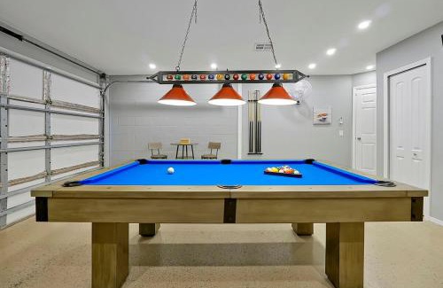 Lake Berkley House | Cozy, quiet and renovated pool home near Disney