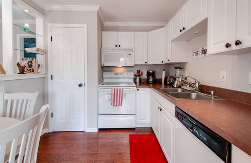 Brentwood Apartment | Cozy Quiet Apartment: Easy Access to All of Nashville