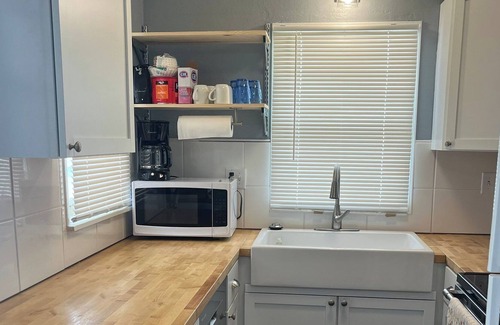 Cedar Rapids House | Cozy, Renovated 3bd/1ba House, Near Highway and Hospitals
