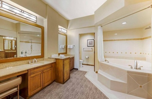 Enterprise Resort | Cozy resort in vibrant Las Vegas with AC, WiFi, fitness room