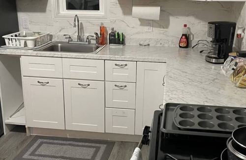 Floral Park House | COZY REST 3BDRM HOME AWAY FROM HOME W/DECK