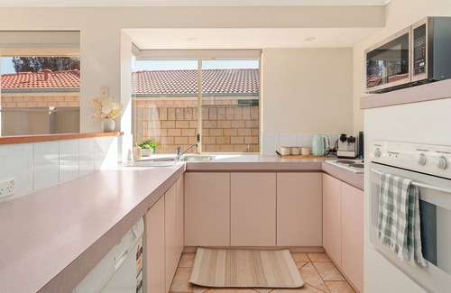 South Yunderup House | Cozy riverside escape on the banks of the Murray River