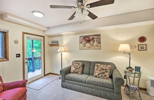 Roan Mountain House | Cozy Roan Mountain Cabin with Private Balcony!