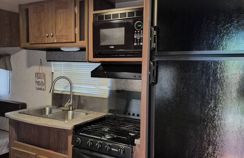 Wright House | Cozy RV in Delightful Fort Walton Beach with AC