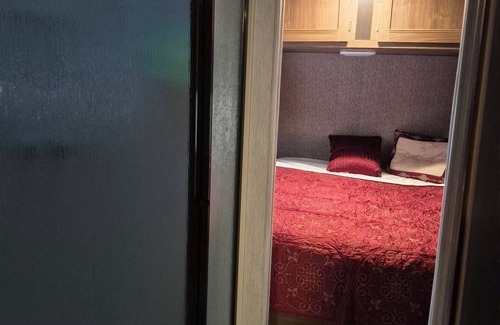 Wright House | Cozy RV in Delightful Fort Walton Beach with AC