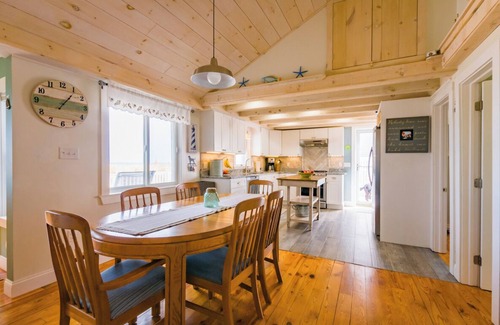 Sagamore Beach House | Cozy Sagamore Beach Cottage w/Modern Comforts