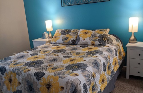 Forks House | COZY & Secluded Getaway - Newly Remodeled - Perfect Location!