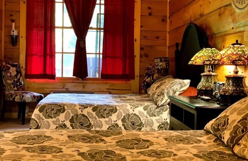 Valley Head House | Cozy Secluded Wooden Cabin in Monterville, West Virginia