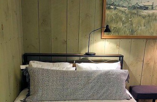 Bromley Mountain Condo | Cozy, Ski-In/Ski-out 1-Bedroom condo at Bromley's Chester House