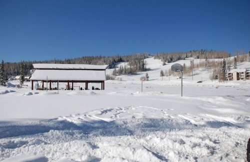 Brian Head Condo | Cozy Ski Retreat at the Base of Brian Head Peak