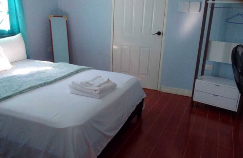 Spalding House | Cozy, Spacious 2 bedroom Townhouse in Spalding Manchester free Wi-Fi & Parking