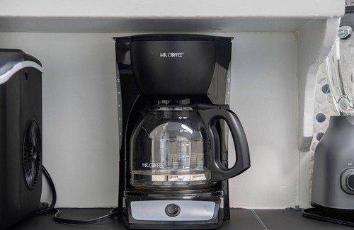 Dundee-Happy Hollow Historic District Apartment | Cozy Spot w/a Private Hot Tub, Near Attractions!