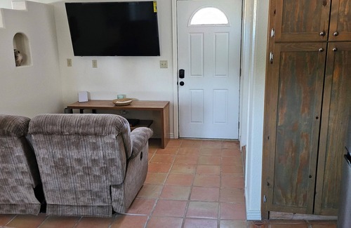 Las Cruces Apartment | Cozy studio in fabulous Las Cruces with WiFi, AC