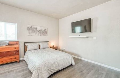 Raisin House | Cozy Studio in Fresno – Convenient & Comfy Stay