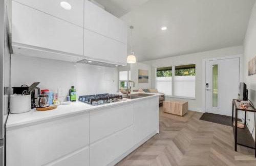 West Campus Apartment | Cozy studio in quiet area - Yard