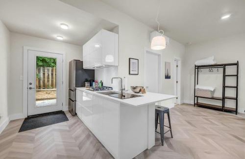 West Campus Apartment | Cozy studio in quiet area - Yard