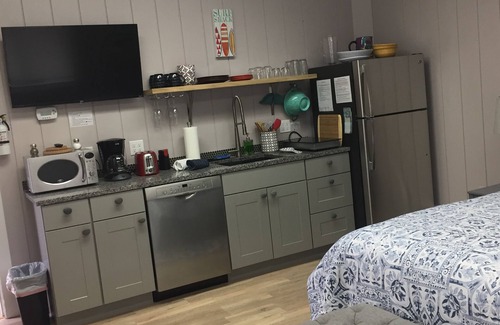 Southwest Harbor Apartment | Cozy Studio in the Heart of Southwest Harbor - Minutes From Acadia