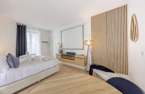 La Celle-sous-Gouzon Apartment | Cozy Studio Maison Alfort