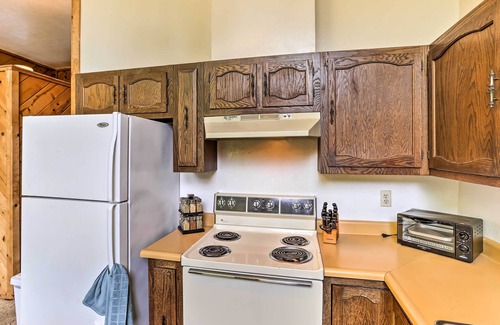 Mount Shasta Apartment | Cozy Studio Near Hiking & Skiing, Walk to Downtown