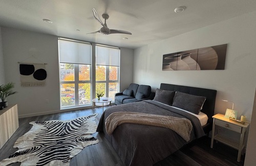 Midtown Sacramento Apartment | Cozy studio with WiFi, AC, fitness room in lovely midtown of Sacramento.