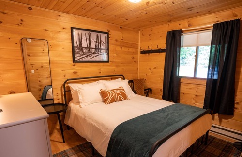 Intervale Cabin | Cozy & Stylish Cabin close to ski mountains, hiking, downtown & more!