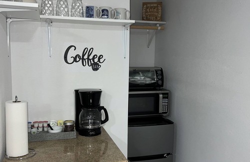 McAllen Apartment | Cozy Suite *Excellent location* FREE Wi-fi/Netflix