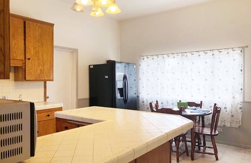 Monrovia House | Cozy Suite near City of hope. Free Parking