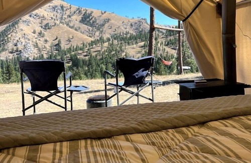 Conner RV Rental | Cozy Tented Cabin with Stunning Sights in Conner, Montana