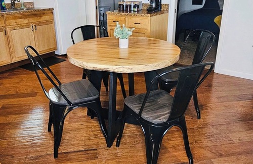 Jarvisburg Cottage | Cozy Tiny House -close walk to quaint neighborhood beach!