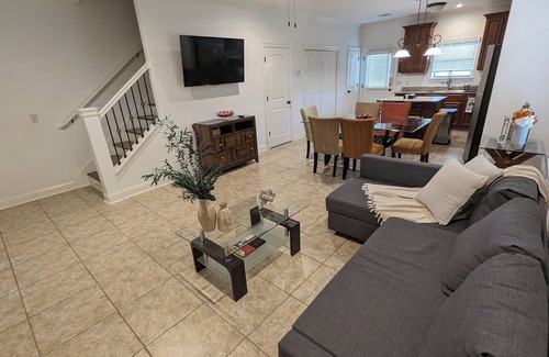 Lake Charles House | Cozy Townhouse Near Casinos & Prien Lake Park in Lake Charles, LA