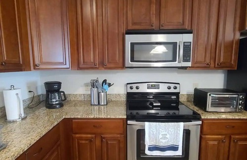 Lake Charles House | Cozy Townhouse Near Casinos & Prien Lake Park in Lake Charles, LA