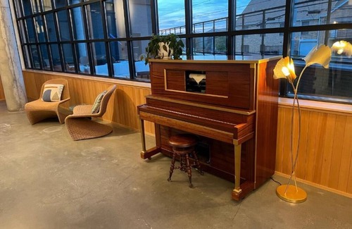 East Nashville House | Cozy Trendy Hideaway for Art Lovers in East Nashville – Pure Creativity! 4 Units