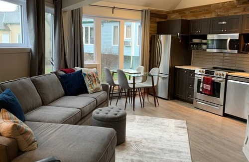Mont-Tremblant Pedestrian Village Condo | Cozy TRUE Ski In/Out Condo on Voyageur Ski Trail**Steps to MT Pedestrian Village
