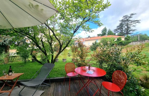 Saint-Galmier Cottage | Cozy unit with terrace and garden in Saint-Galmier