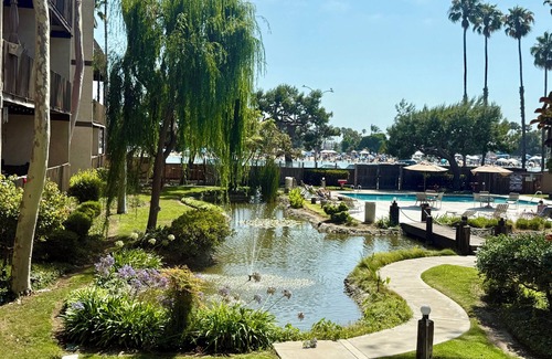 Harbor Condo | Cozy Updated Luxury 1-bedroom Condo on the Marina in Long Beach