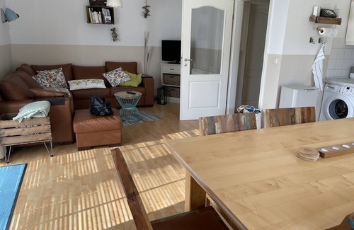 Dassow Apartment | Cozy vacation apartment with 2 patios, large field and beach chair
