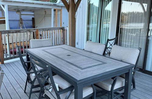Eatonville Cabin | Cozy Waterfront Cabin on Ohop Lake in Eatonville