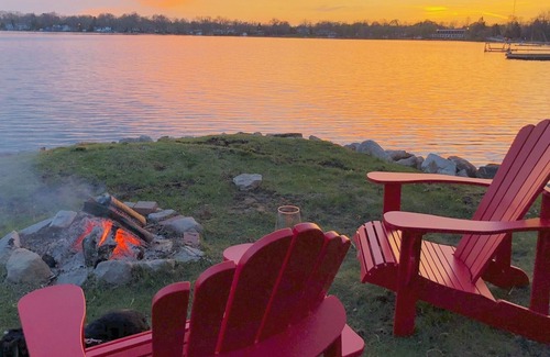 Orillia House | Cozy waterfront house on lake Simcoe, 3 minutes from downtown Orillia