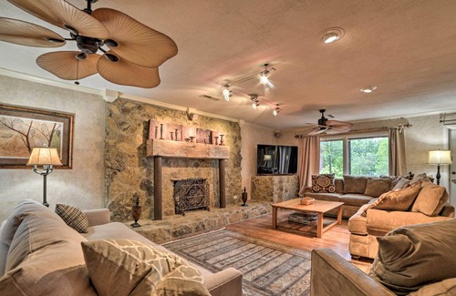 Murray House | Cozy Waterfront Murray Home with Private Dock!