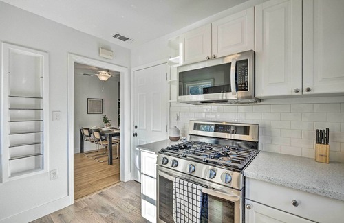 West Sacramento House | Cozy West Sacramento Getaway w/Private Yard!